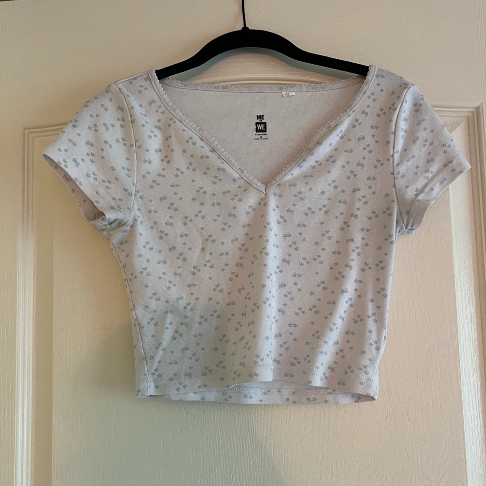 PacSun Crop Top, White w/ Blue Flowers, Medium